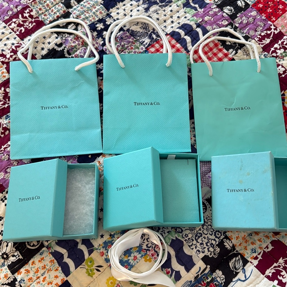 Tiffany Boxes and Bags 🩵